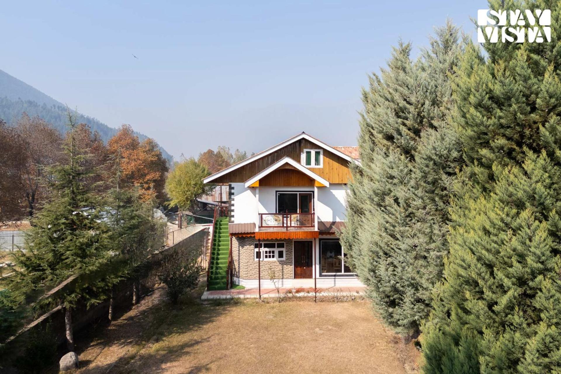 Stayvista At Khwab Villa With Lawn, Bbq Srīnagar Exterior foto