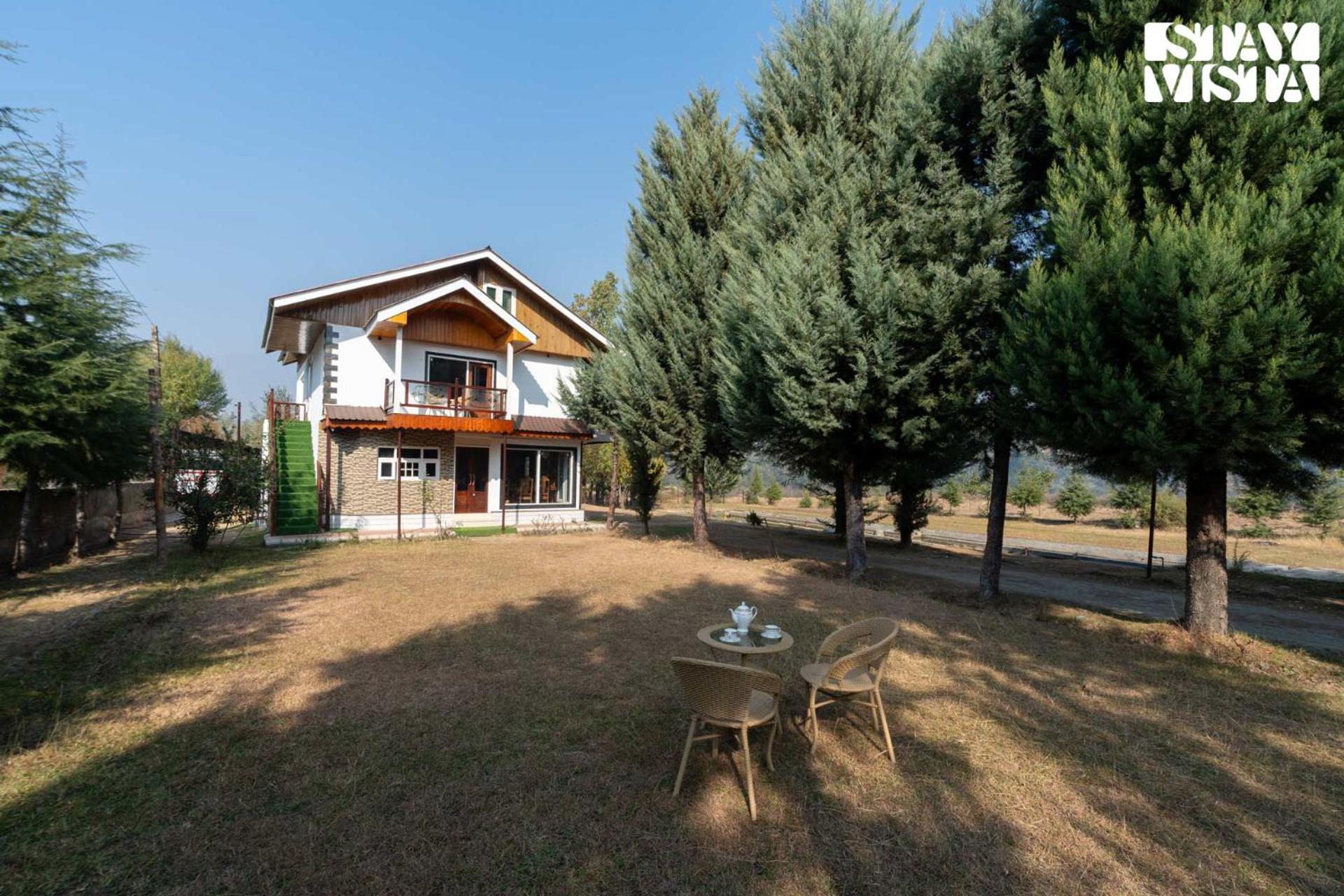 Stayvista At Khwab Villa With Lawn, Bbq Srīnagar Exterior foto