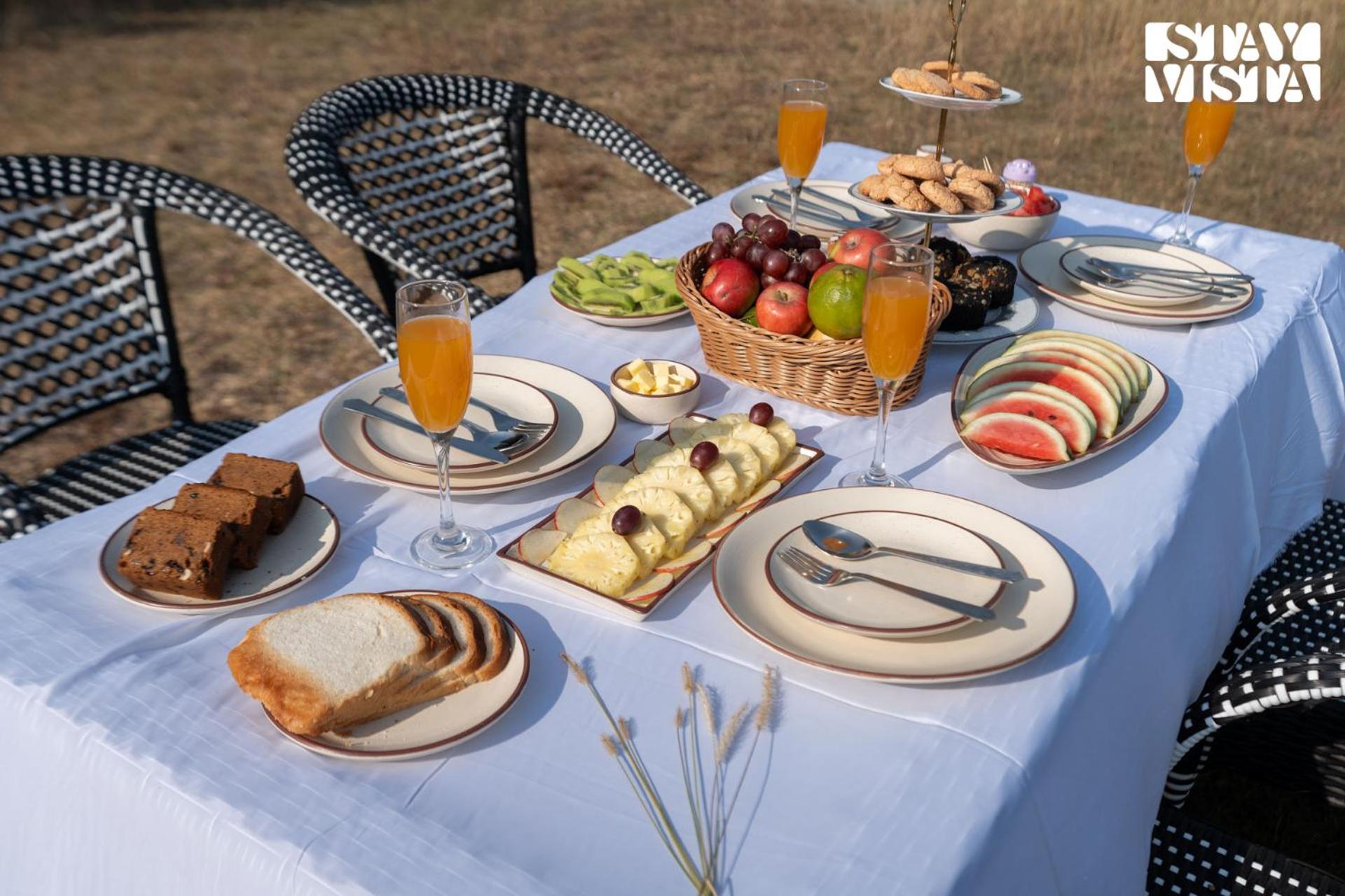 Stayvista At Khwab Villa With Lawn, Bbq Srīnagar Exterior foto