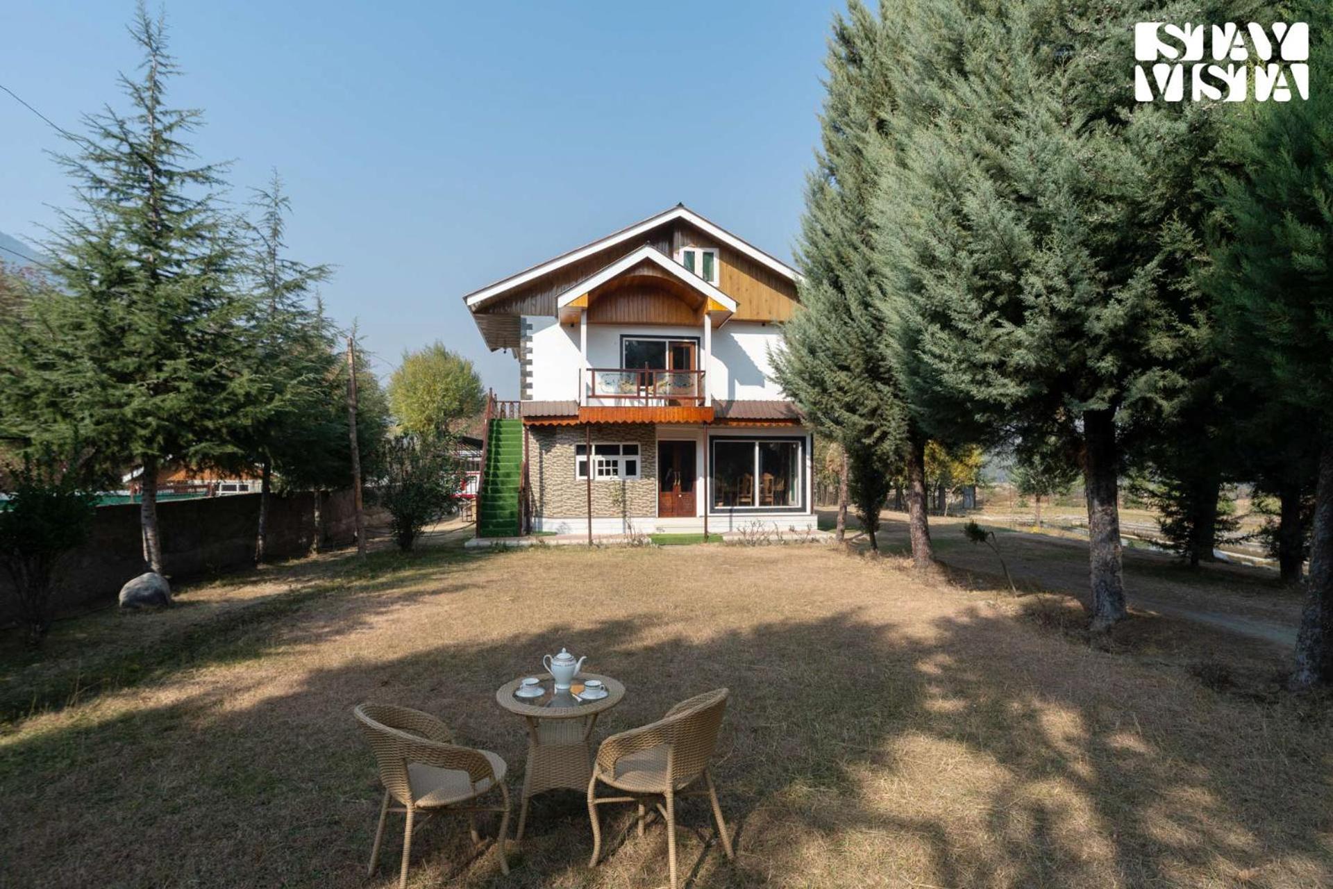 Stayvista At Khwab Villa With Lawn, Bbq Srīnagar Exterior foto