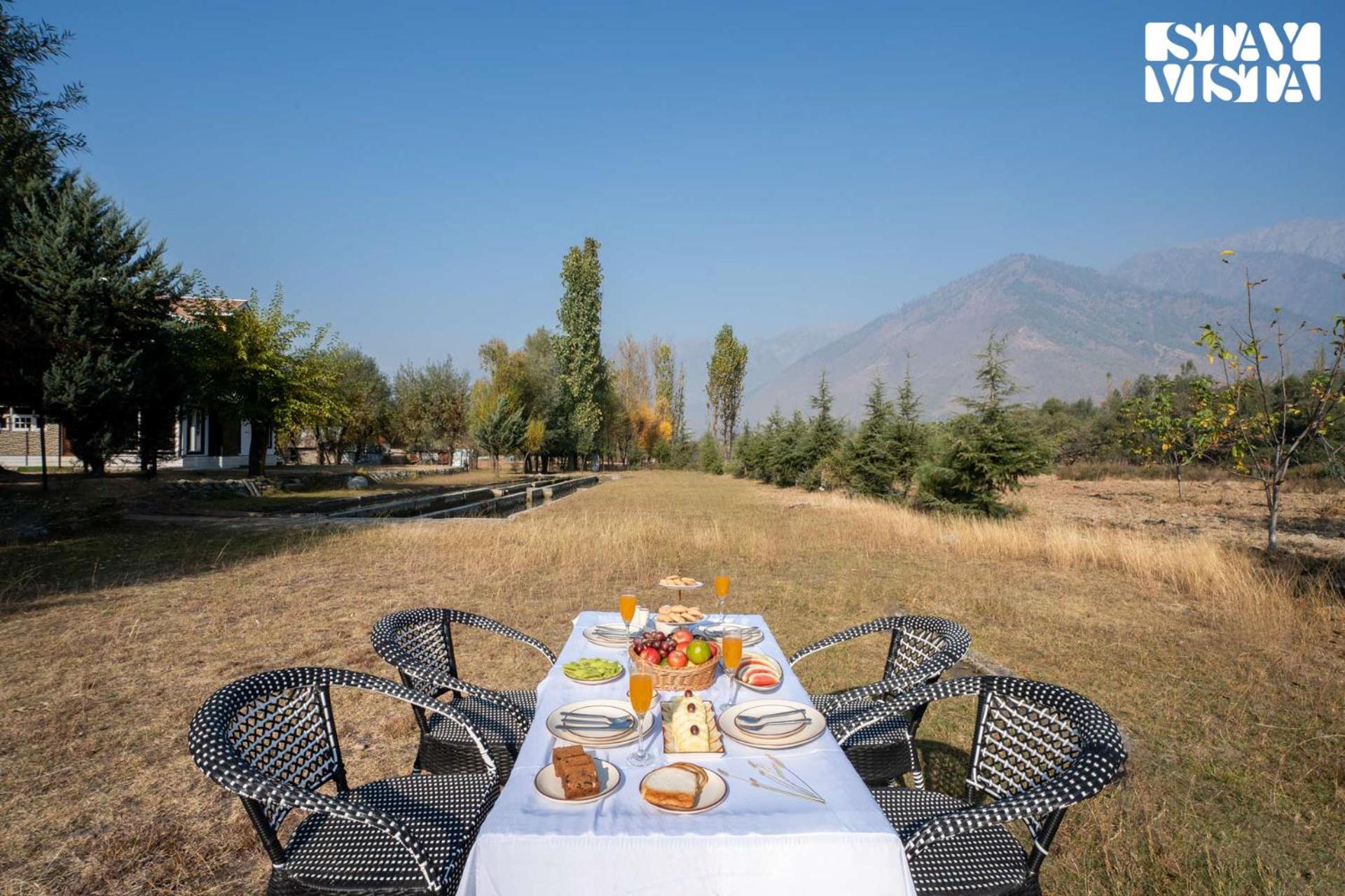 Stayvista At Khwab Villa With Lawn, Bbq Srīnagar Exterior foto